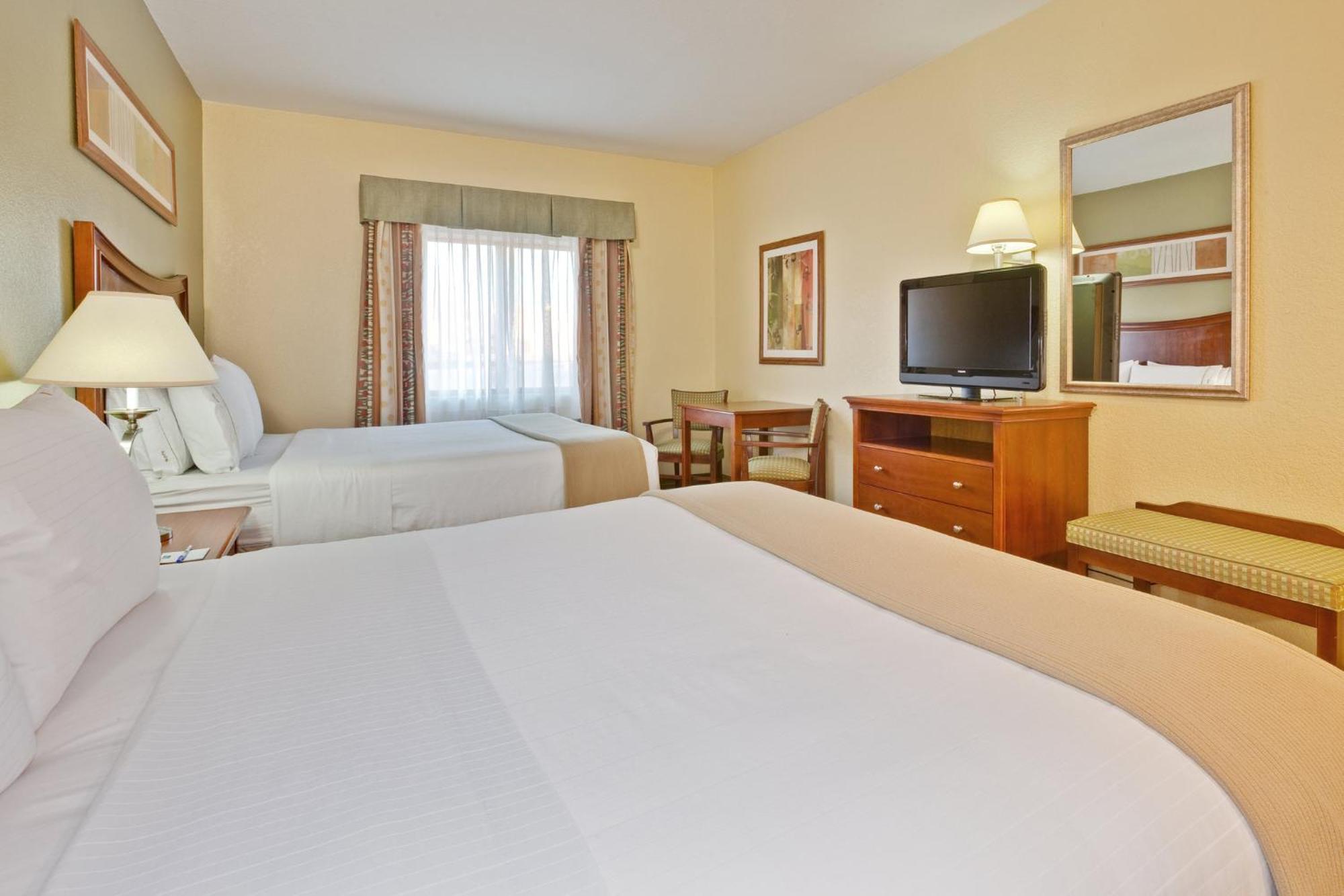 Holiday Inn Express Winfield - Teays Valley, An Ihg Hotel Hurricane ภายนอก รูปภาพ