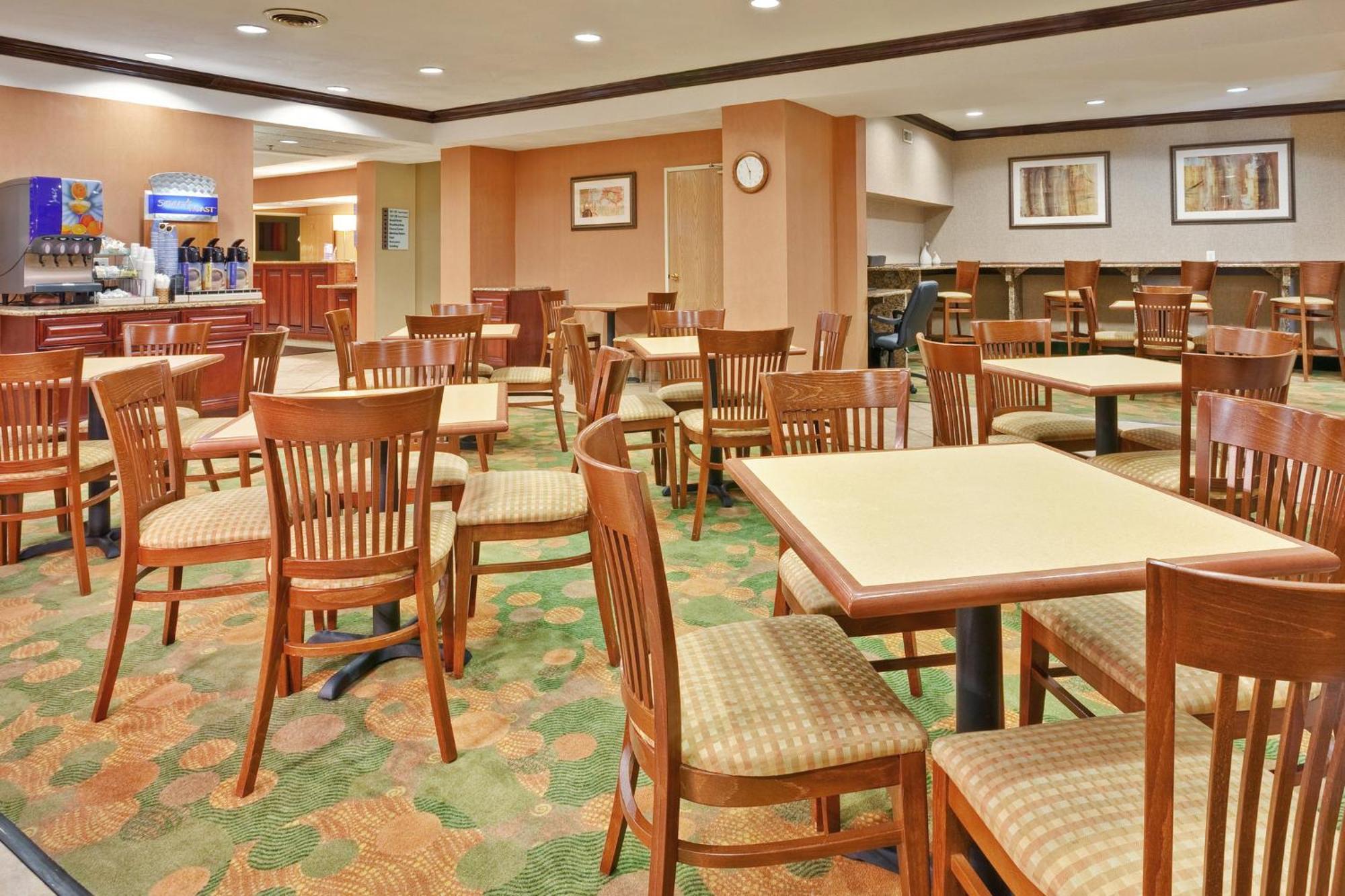 Holiday Inn Express Winfield - Teays Valley, An Ihg Hotel Hurricane ภายนอก รูปภาพ