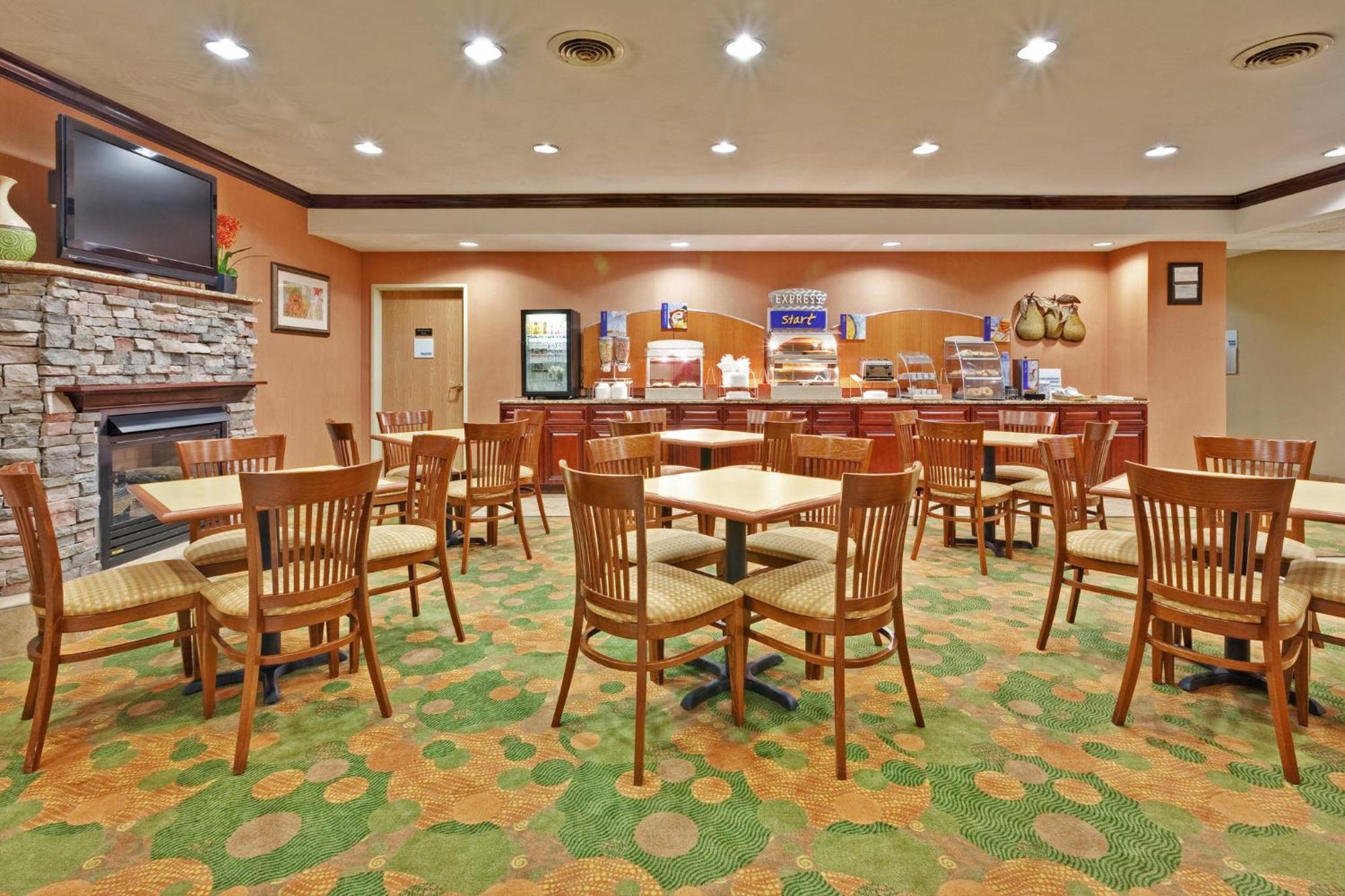 Holiday Inn Express Winfield - Teays Valley, An Ihg Hotel Hurricane ภายนอก รูปภาพ