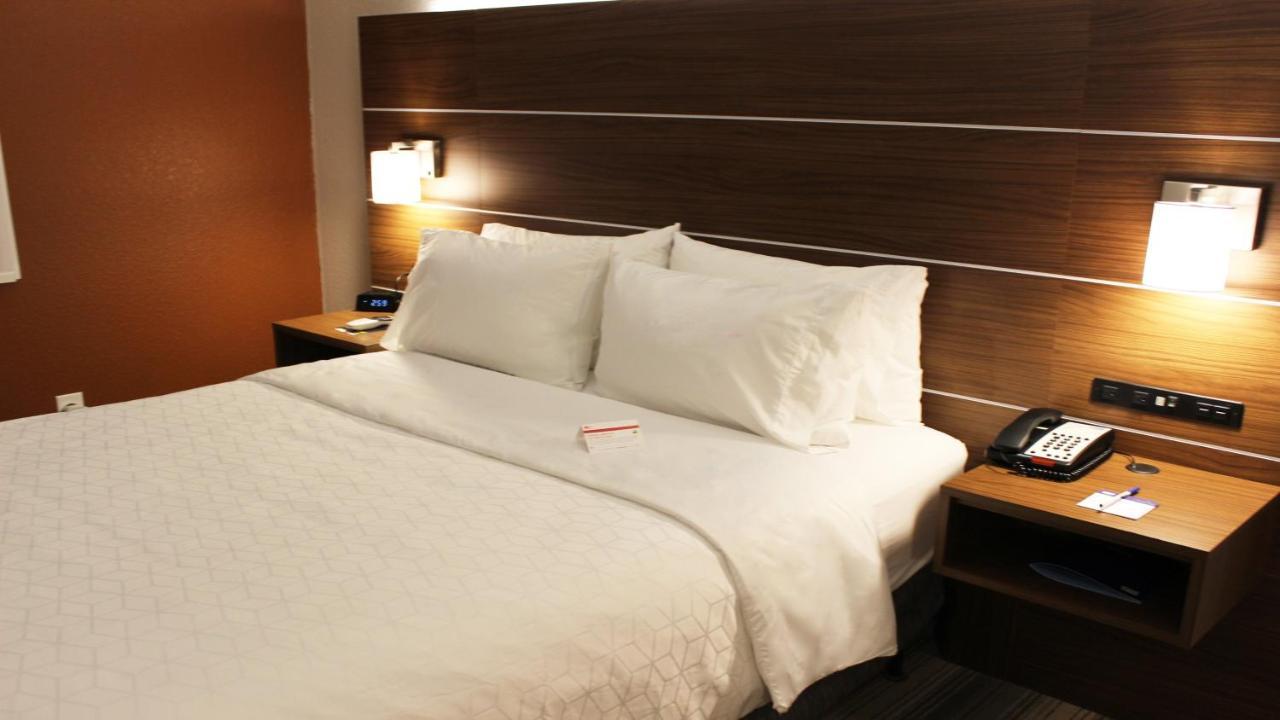 Holiday Inn Express Winfield - Teays Valley, An Ihg Hotel Hurricane ห้อง รูปภาพ